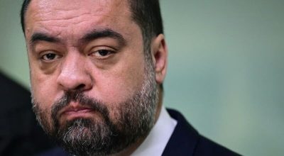 A disputa para o chamado "mandato-tampão" ocorrerá caso Castro deixe o posto, em abril, para se...