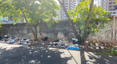 Ponto de descarte irregular de lixo nos Aflitos - RAFAEL BATISTA / VOZ DO LEITOR