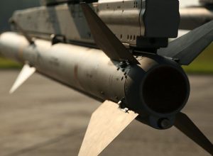 Míssil ar-ar de médio alcance avançado (AMRAAMs) - U.S. Marine Corps / Sgt. T. T. Parish