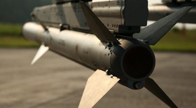 Míssil ar-ar de médio alcance avançado (AMRAAMs) - U.S. Marine Corps / Sgt. T. T. Parish