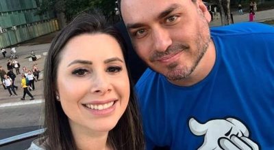 Carol de Toni e Carlos Bolsonaro - Foto: X @CarlosBolsonaro/Reprodução