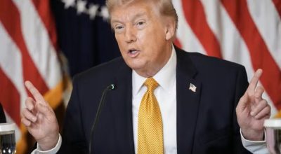 Donald Trump dos Estados Unidos todo suma dias uma história diferenete para a guerra contra o Ir...