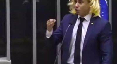 Nikolas Ferreira usa peruca em discurso na Câmara - Foto: Reprodução